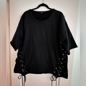 Reposh from aoyaola. Way too big for me so reselling.